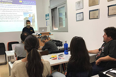 aula_370x286